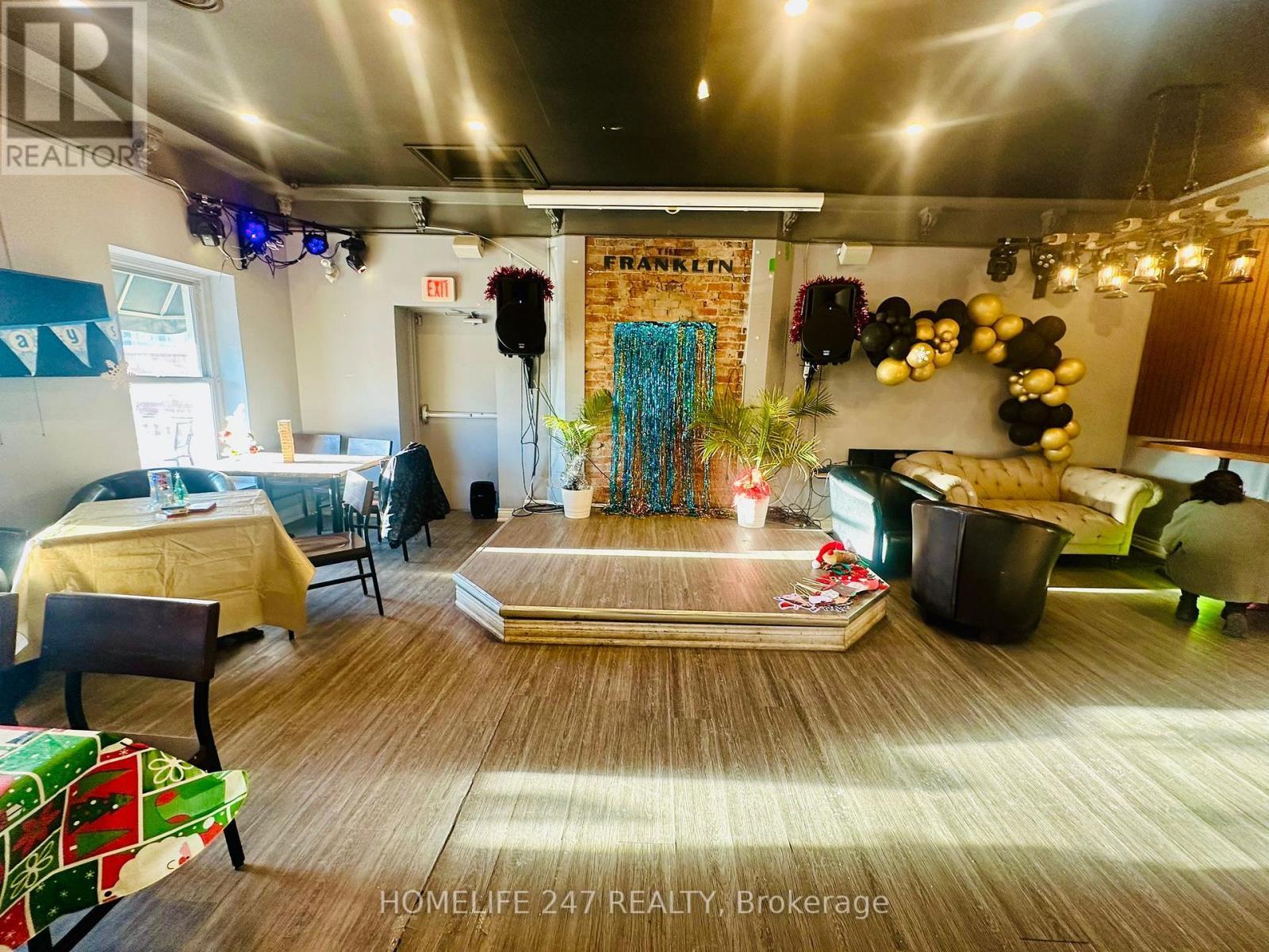 263 Queen Street S, Mississauga, ON