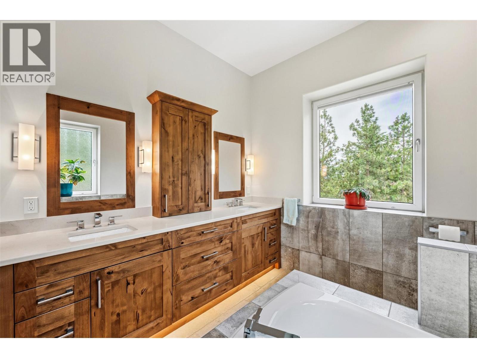 935 Eagle Place, Osoyoos, BC