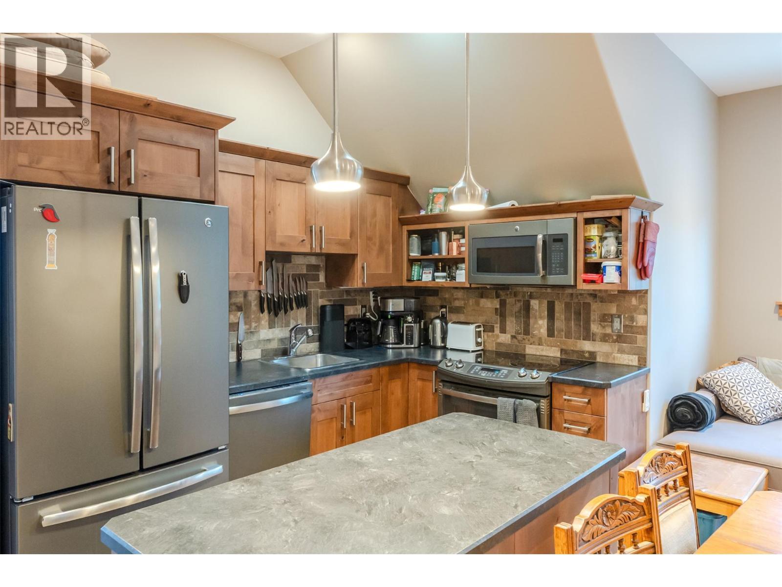 935 Eagle Place, Osoyoos, BC