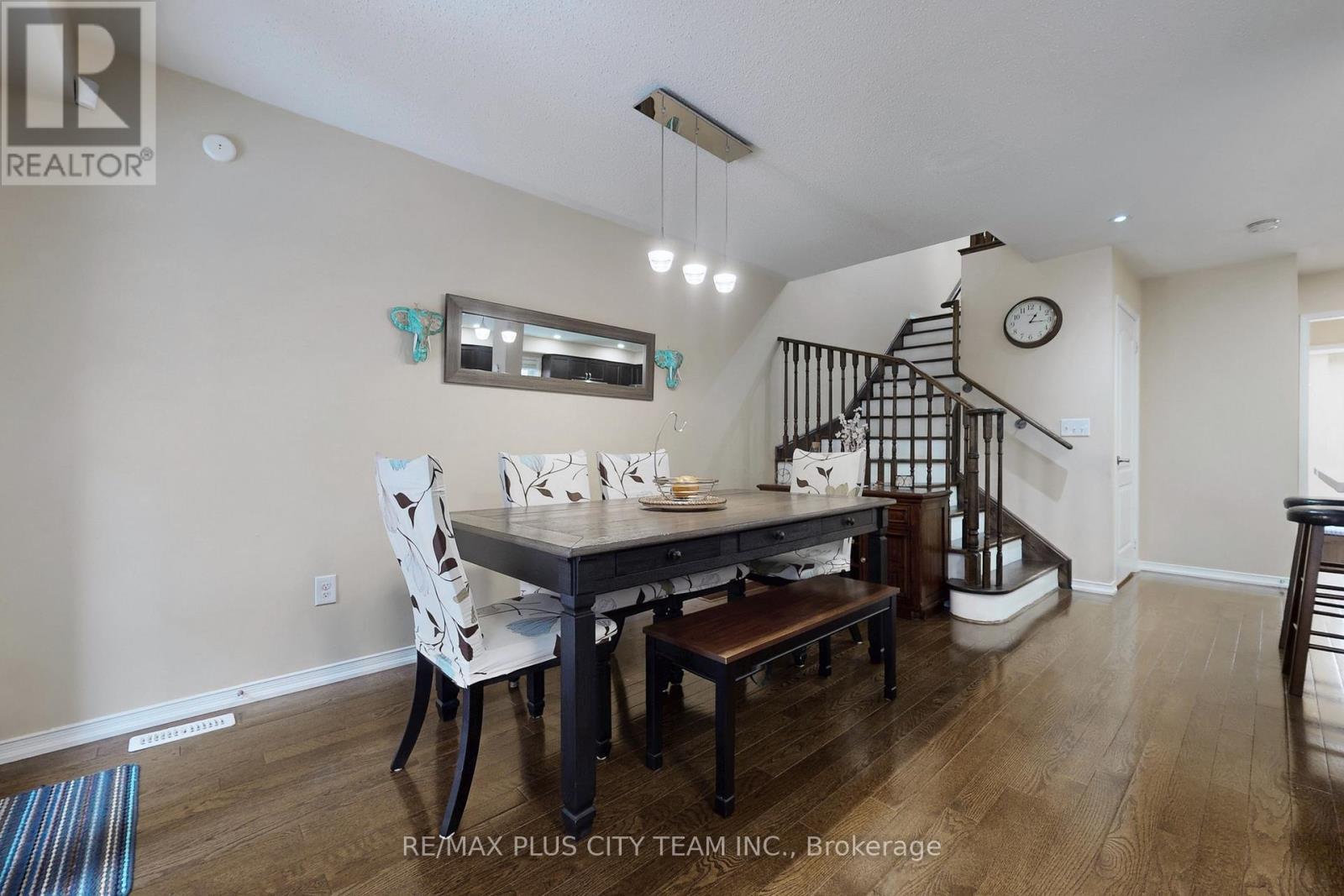 16 Edison Way, Whitby, ON