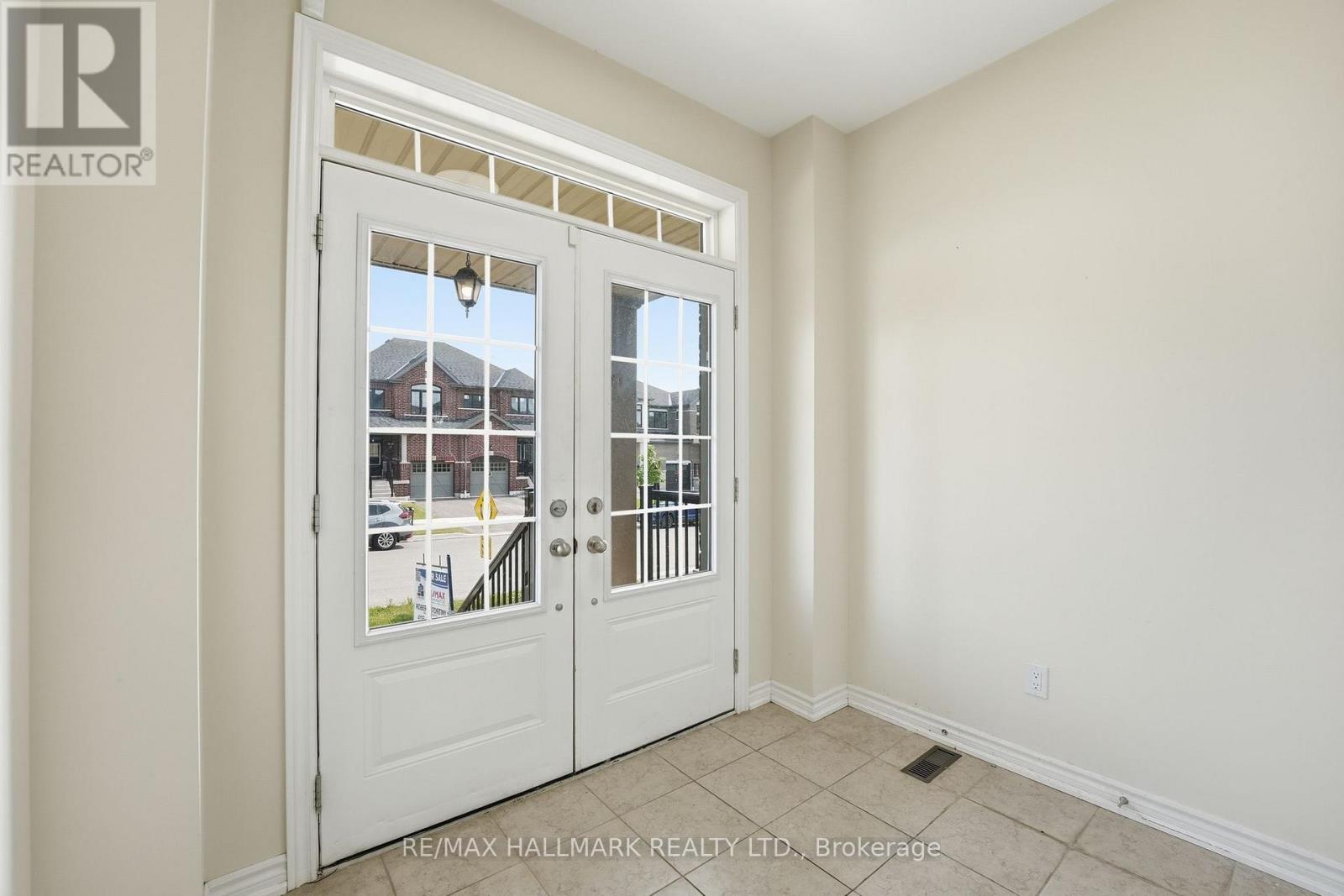 20 Bertram Gate, Whitby, ON