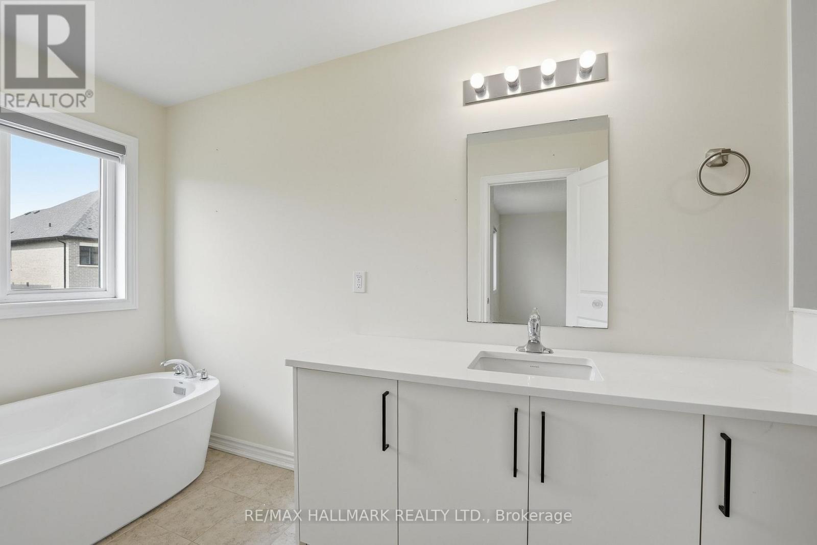 20 Bertram Gate, Whitby, ON