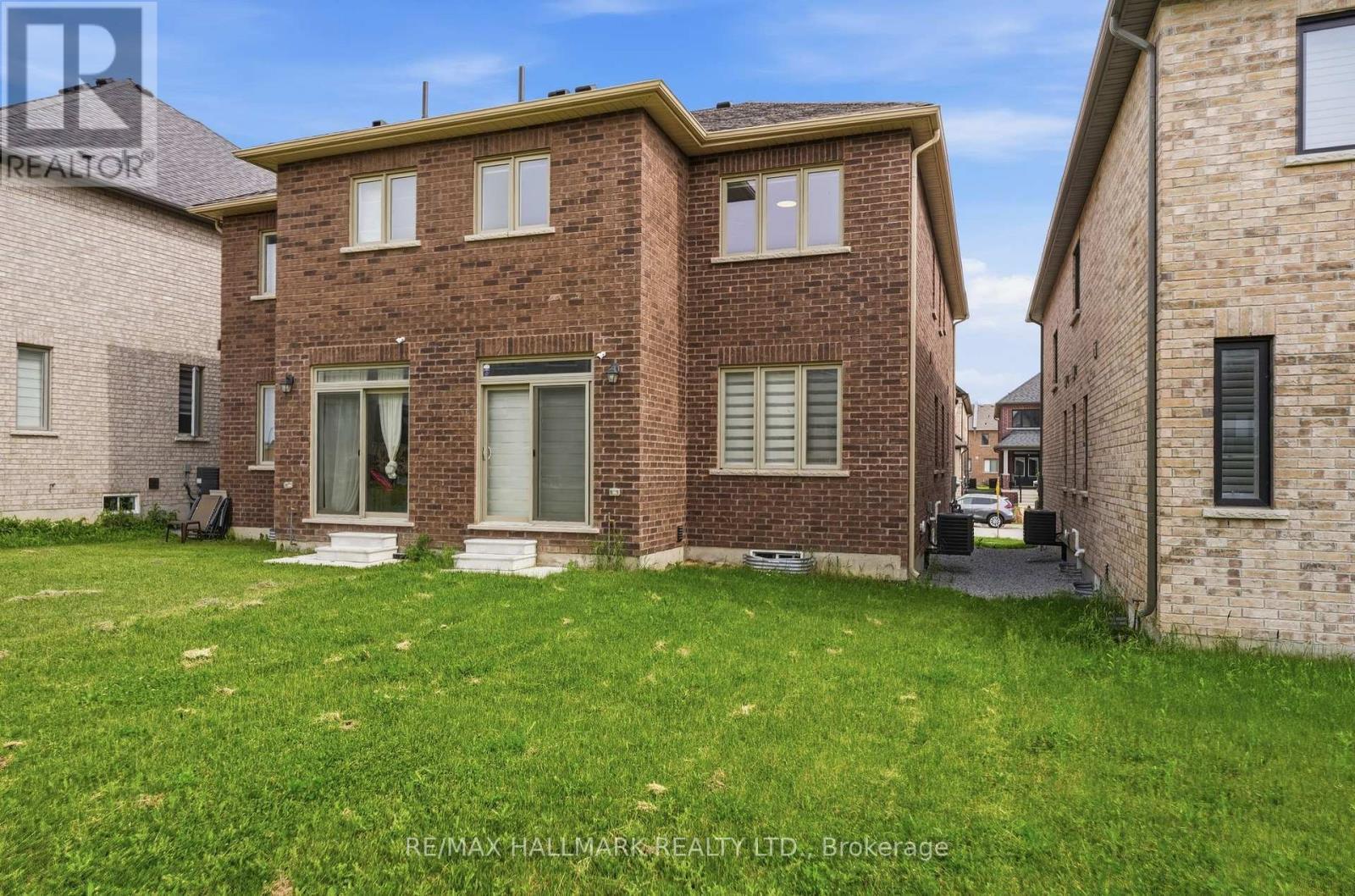 20 Bertram Gate, Whitby, ON