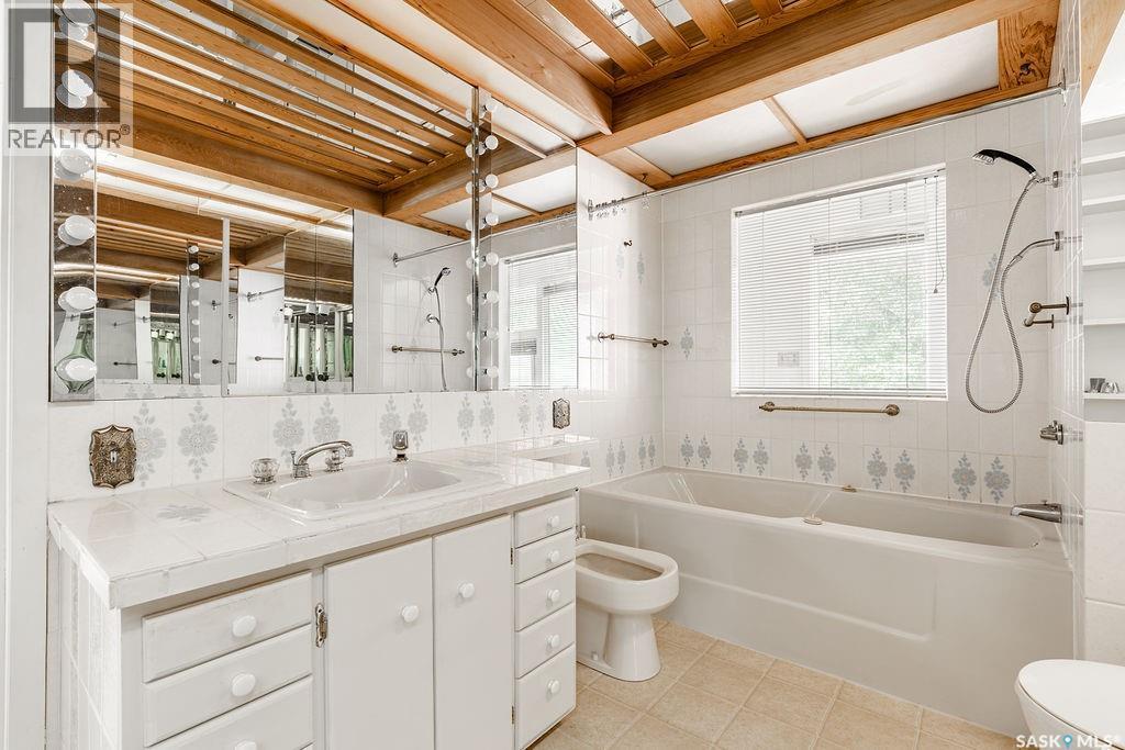 1004 University Drive, Saskatoon, SK