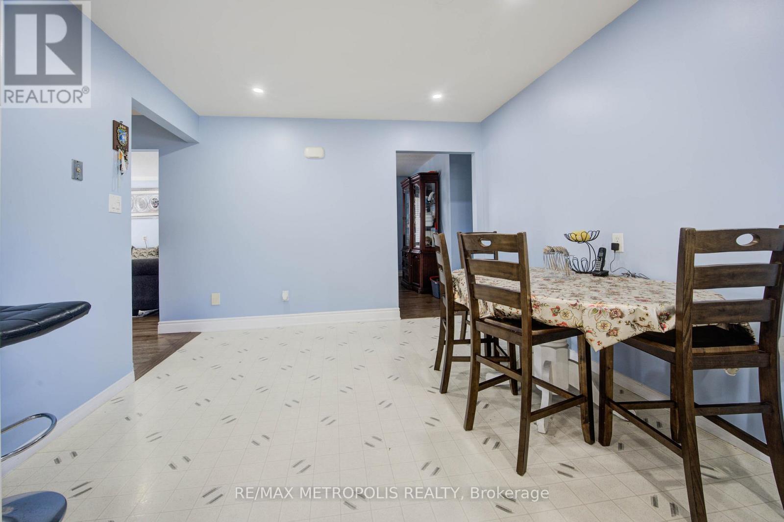 258 Saginaw Parkway, Cambridge, ON