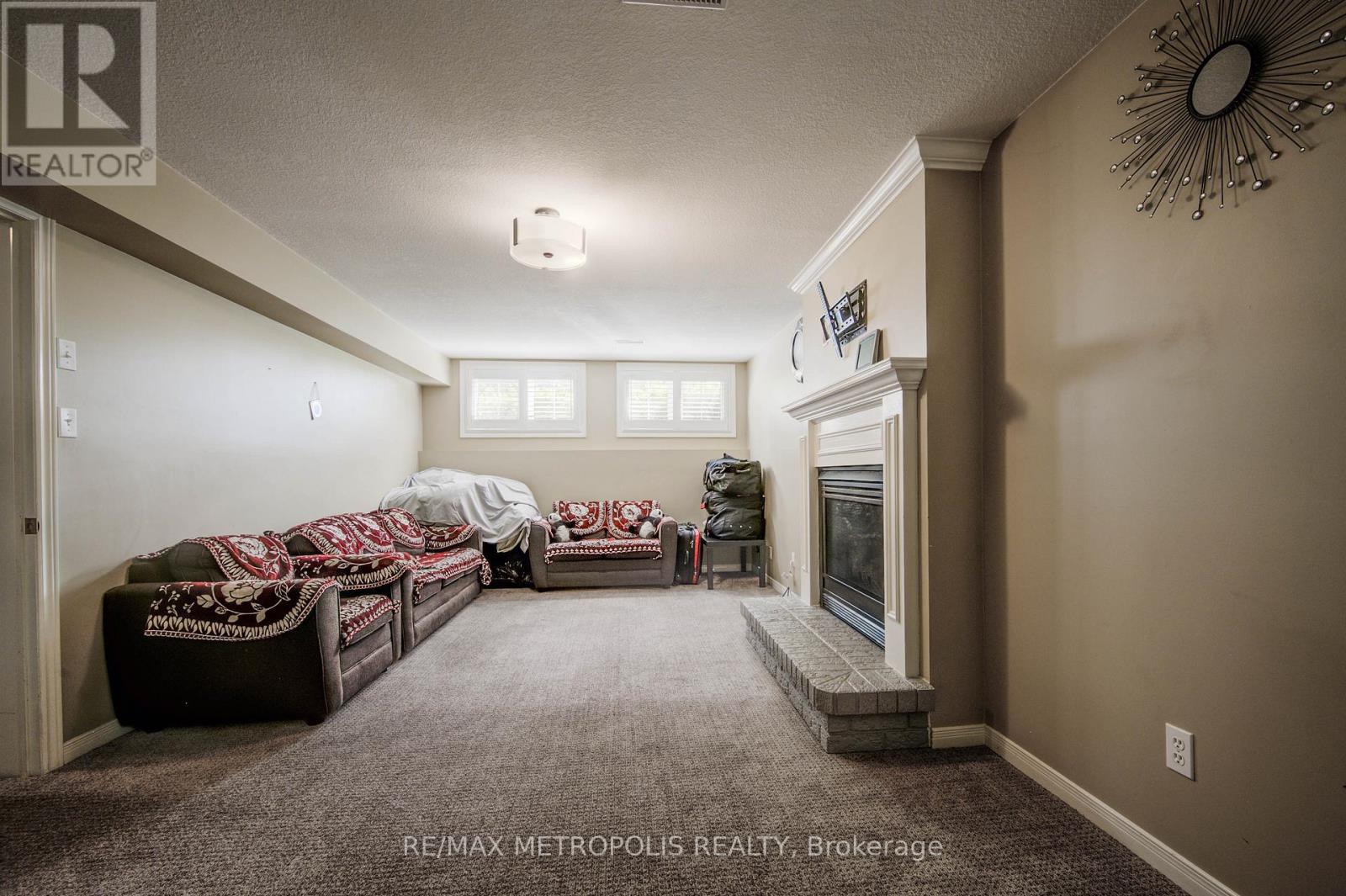 258 Saginaw Parkway, Cambridge, ON