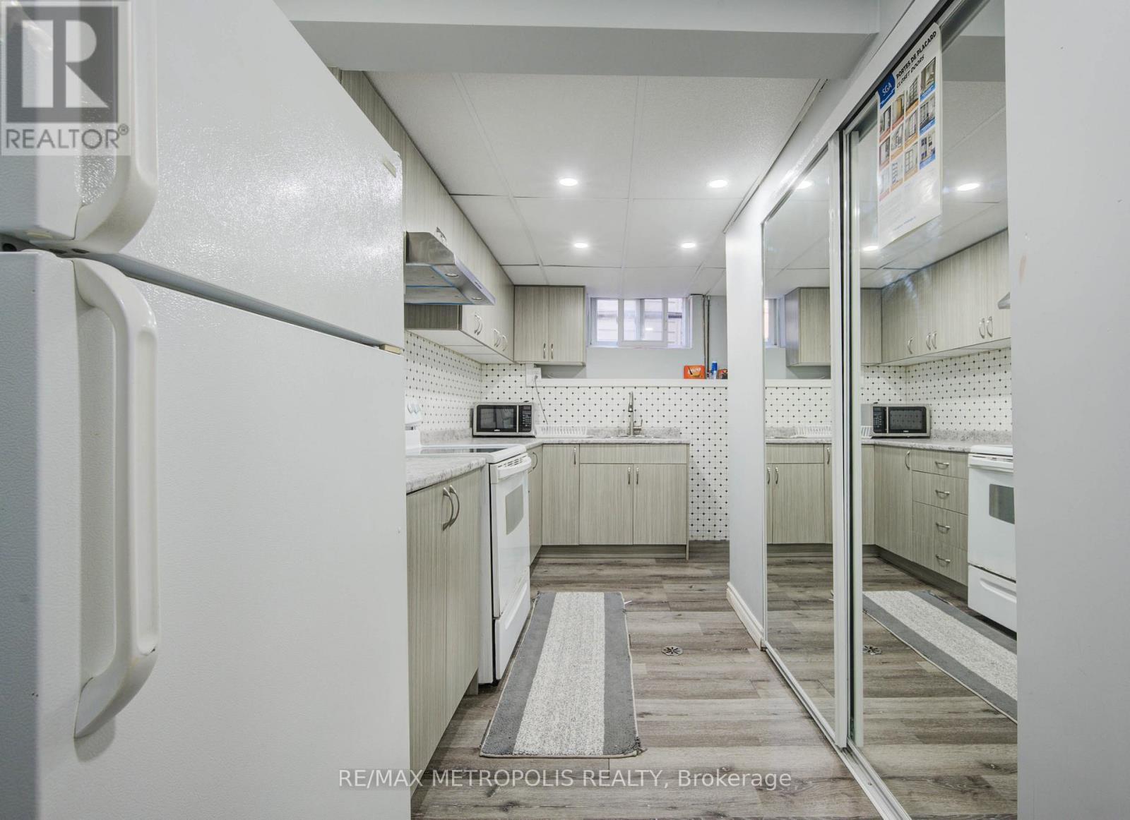258 Saginaw Parkway, Cambridge, ON