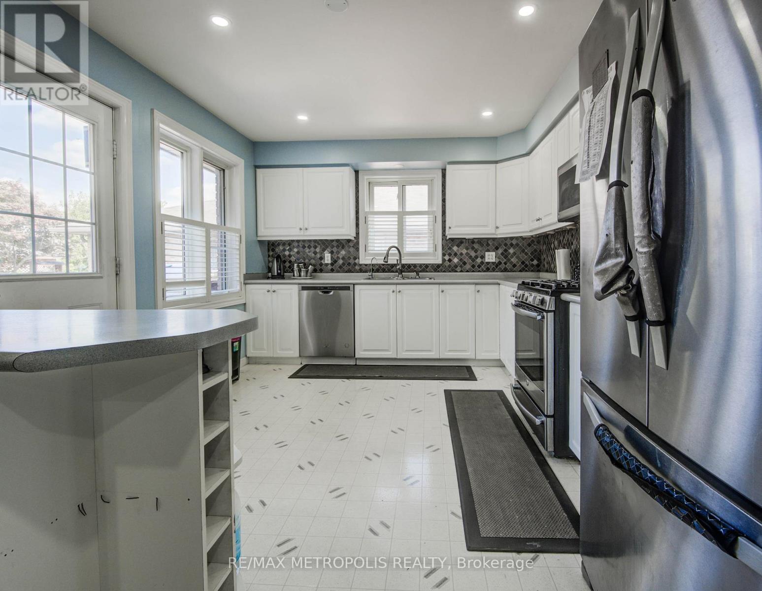 258 Saginaw Parkway, Cambridge, ON