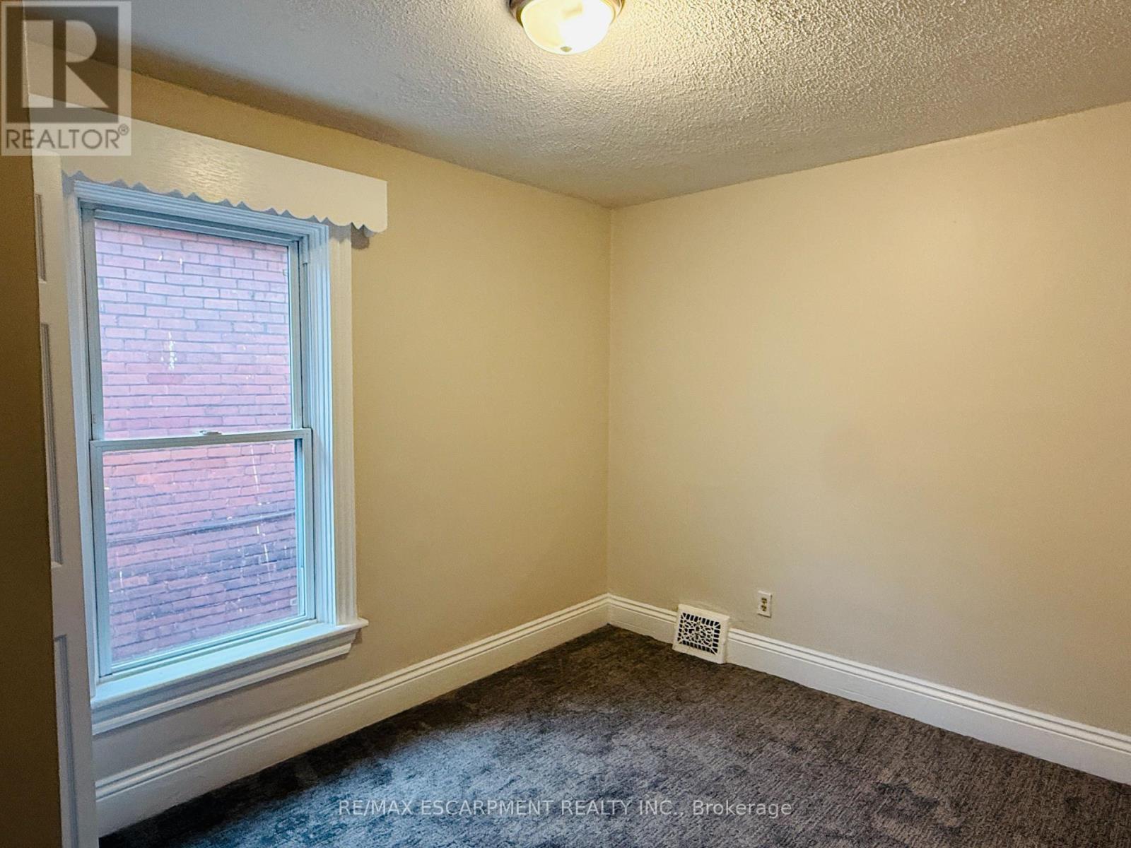24 Somerset Avenue, Hamilton, ON