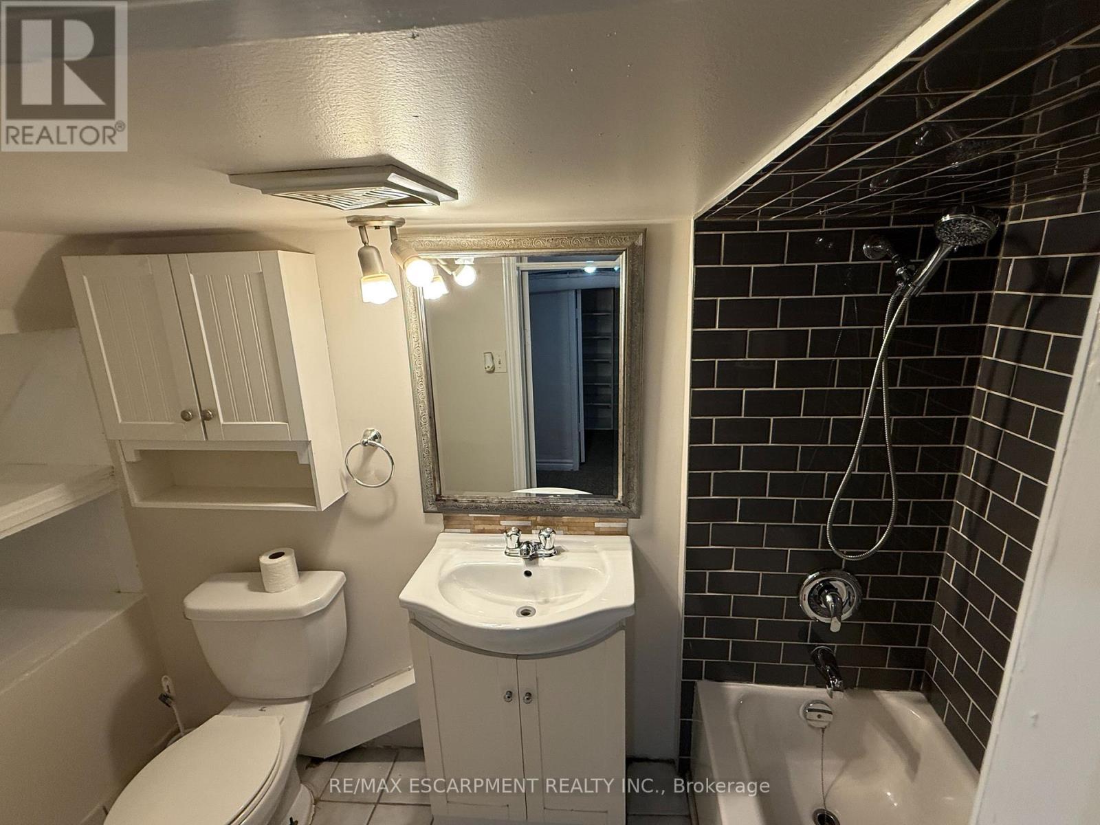 24 Somerset Avenue, Hamilton, ON