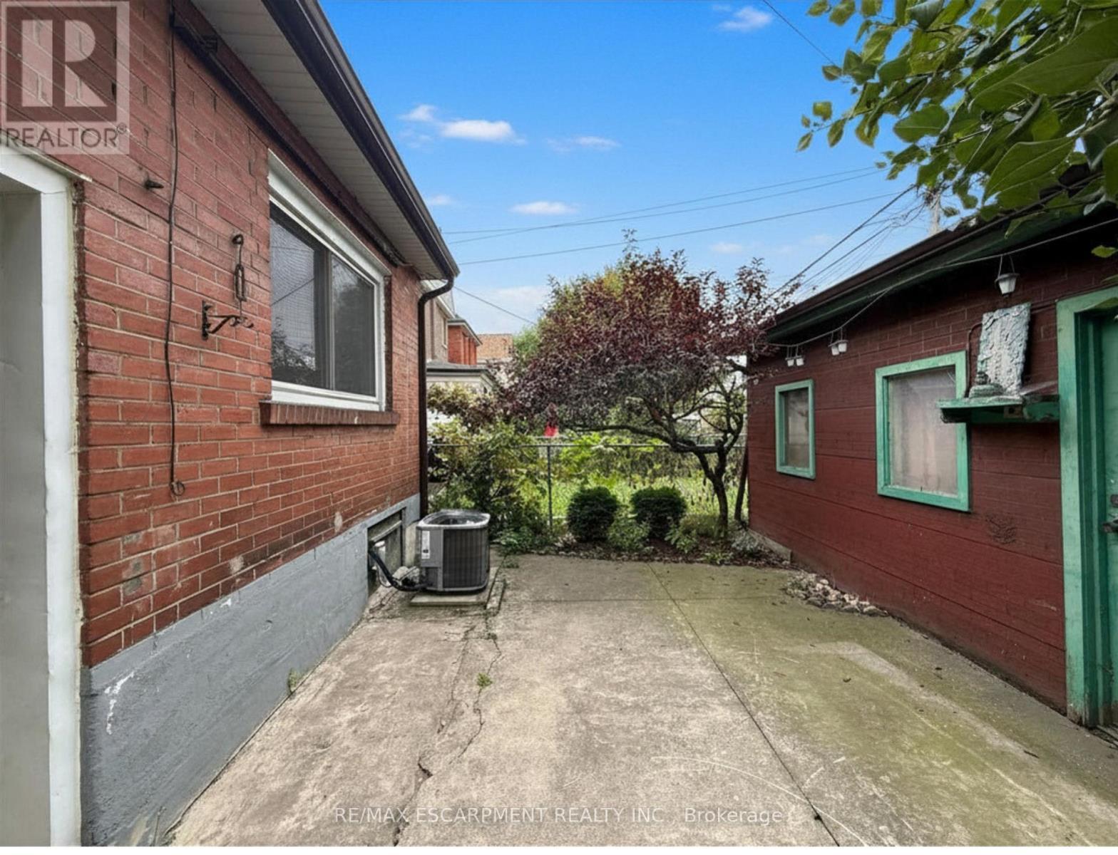 24 Somerset Avenue, Hamilton, ON