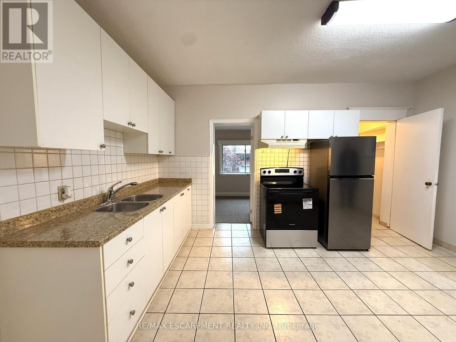 24 Somerset Avenue, Hamilton, ON
