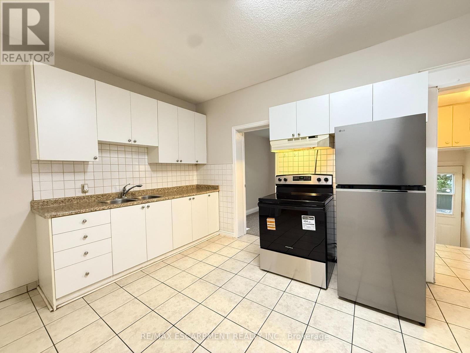 24 Somerset Avenue, Hamilton, ON