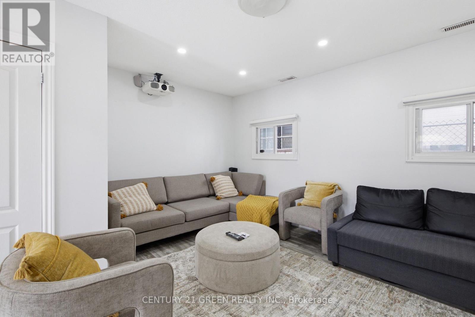 Family Room - 7649 Redstone Road, Mississauga, ON