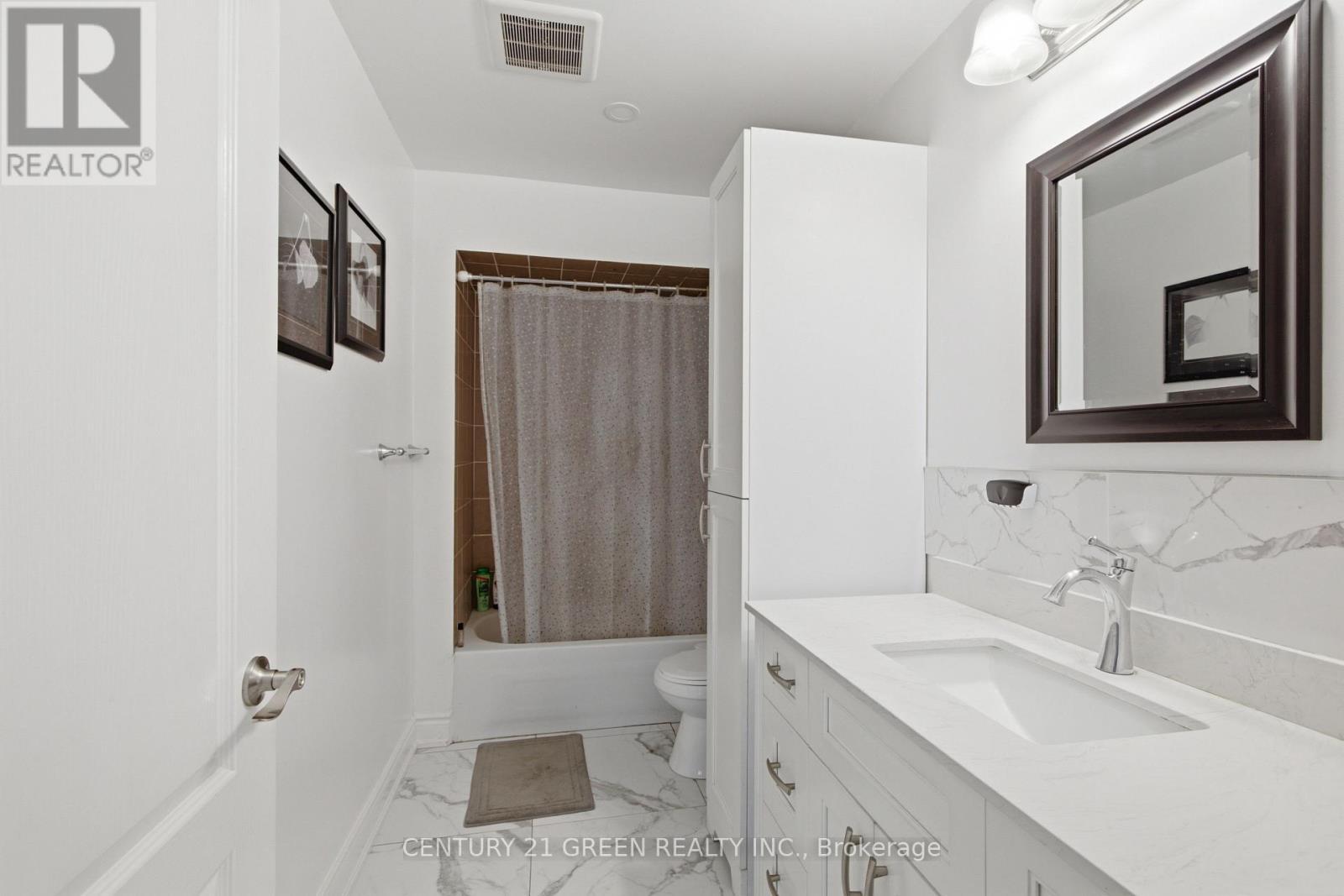 Bathroom - 7649 Redstone Road, Mississauga, ON