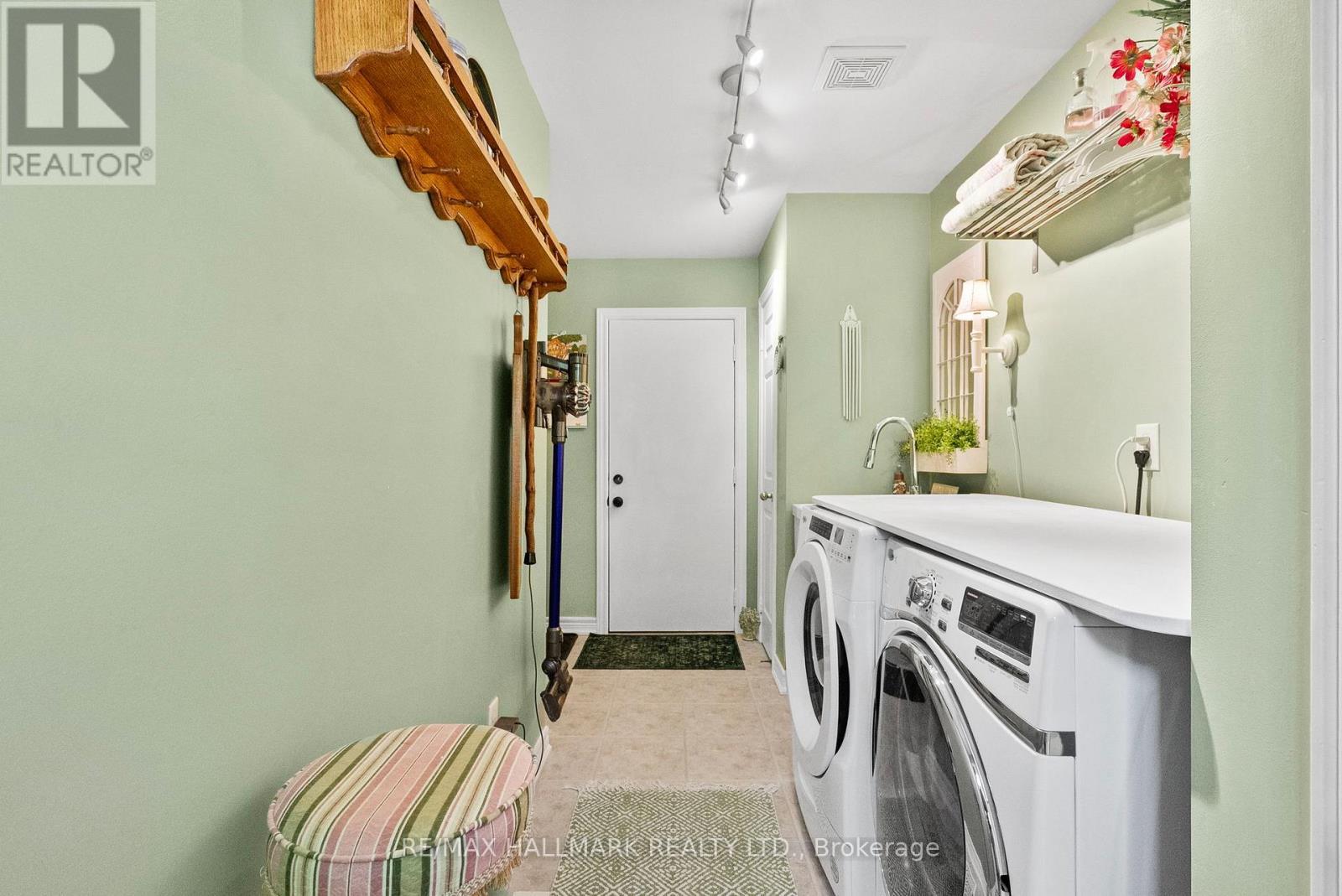 4 Lythgoe Lane, Ajax, ON
