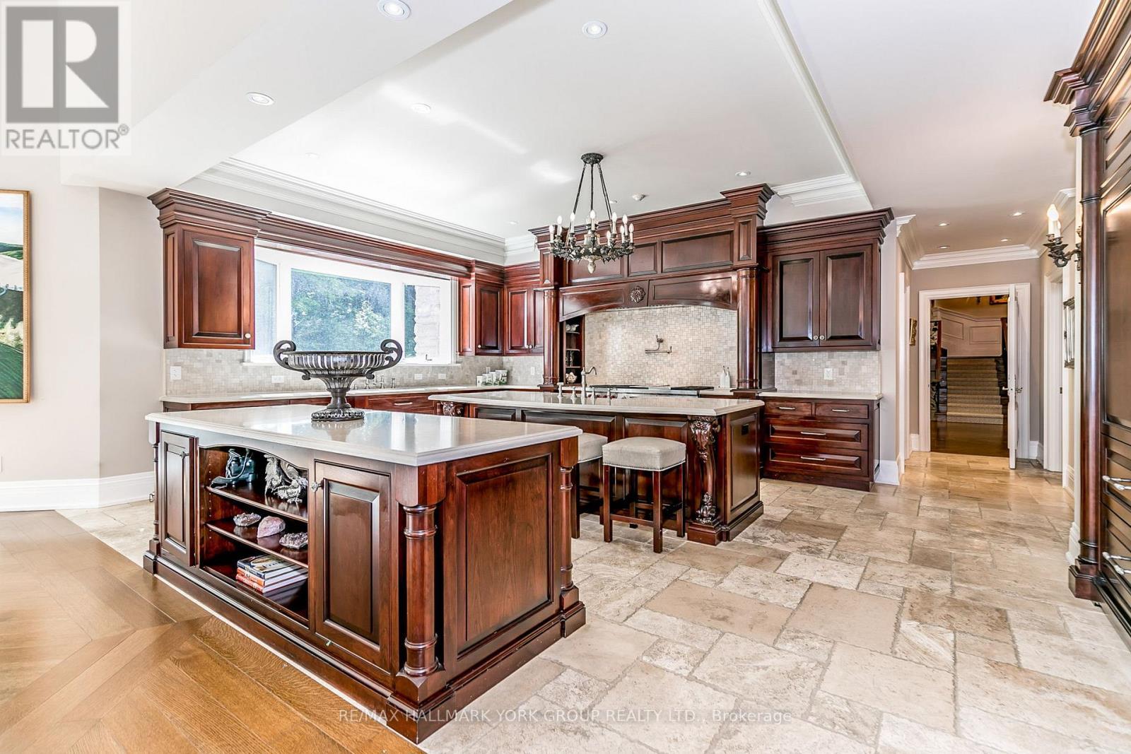 1865 Davis Drive W, King, ON