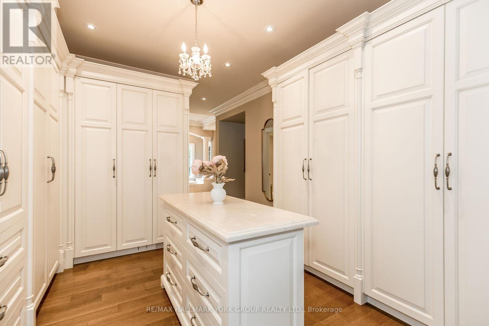1865 Davis Drive W, King, ON