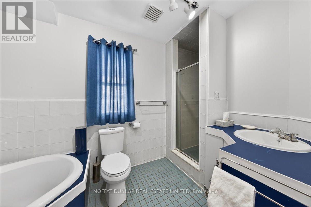 Main Floor 4-piece Bathroom - 6952 Second Line, New Tecumseth, ON