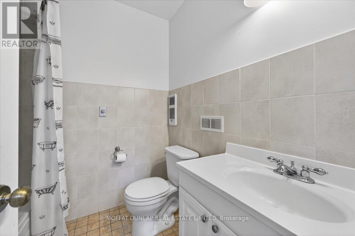 4-piece Bathroom in Lower Level - 6952 Second Line, New Tecumseth, ON