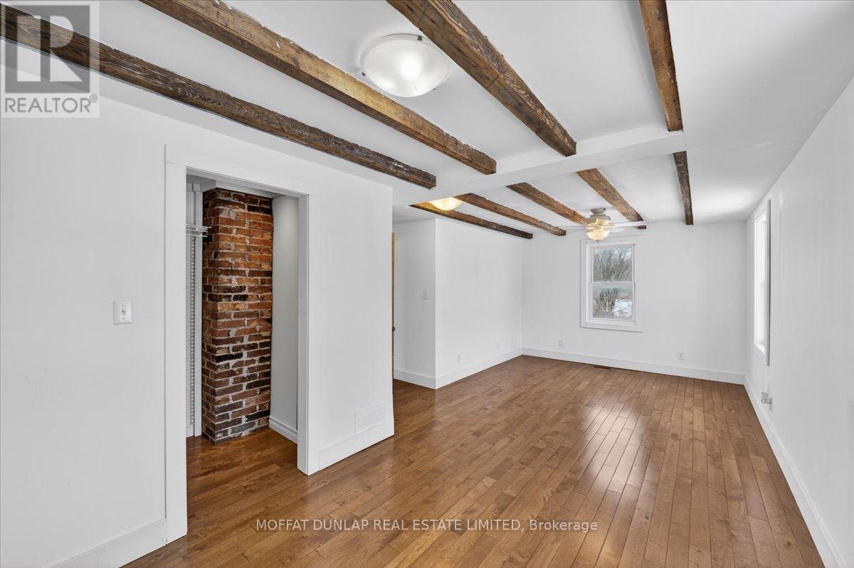Primary Bedroom with Walk-in Closet - 6952 Second Line, New Tecumseth, ON