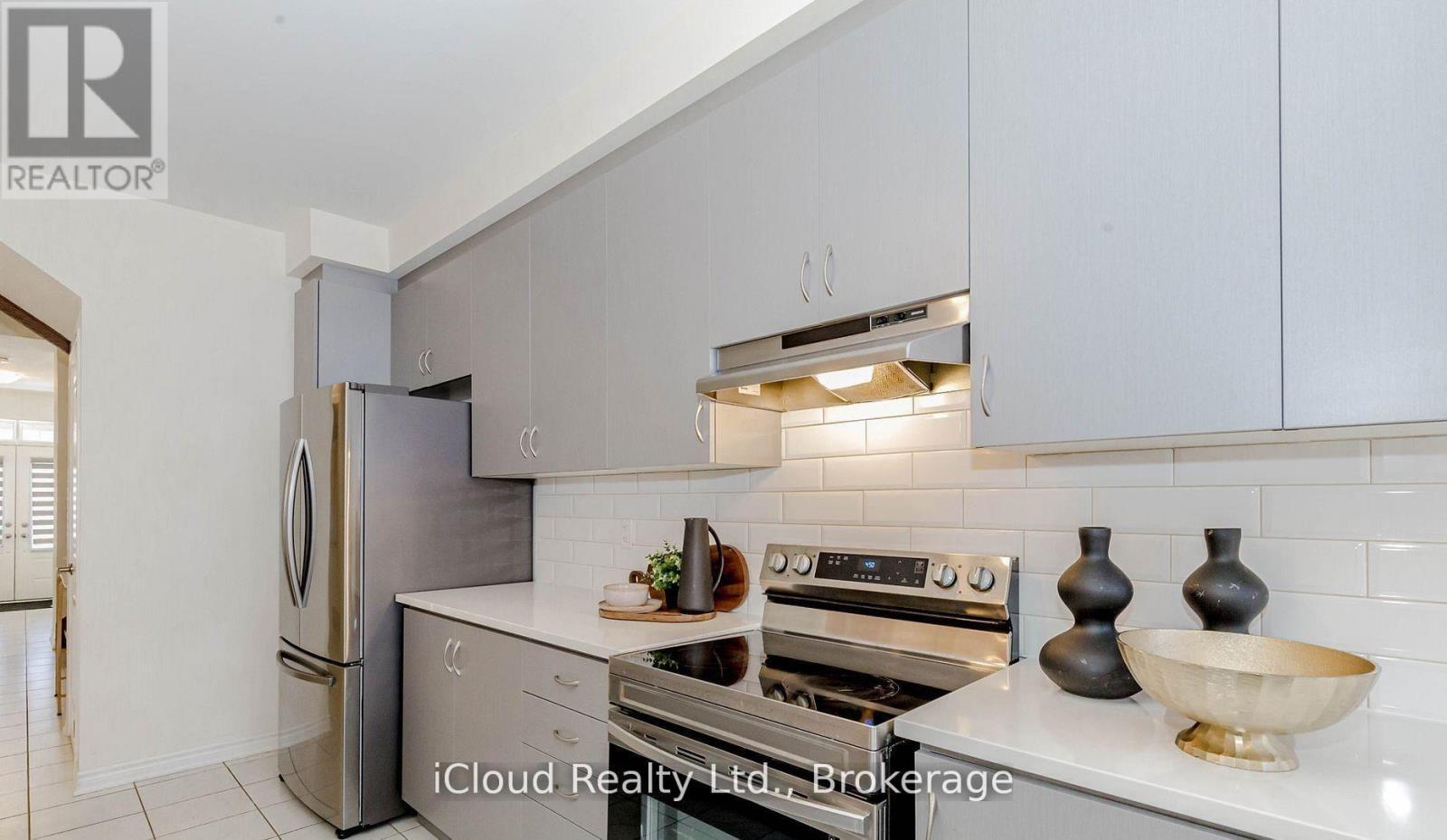 98 Eberly Woods Drive, Caledon, ON - Indoor Photo Showing Kitchen With Stainless Steel Kitchen