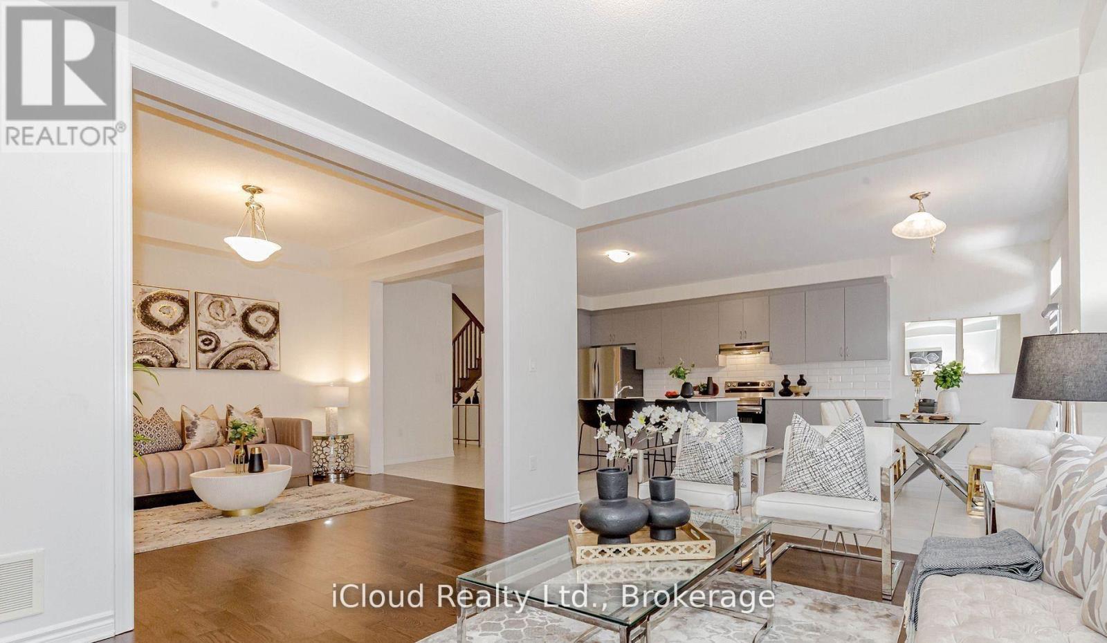 98 Eberly Woods Drive, Caledon, ON - Indoor Photo Showing Living Room