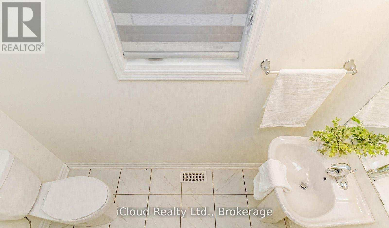 98 Eberly Woods Drive, Caledon, ON - Indoor Photo Showing Bathroom