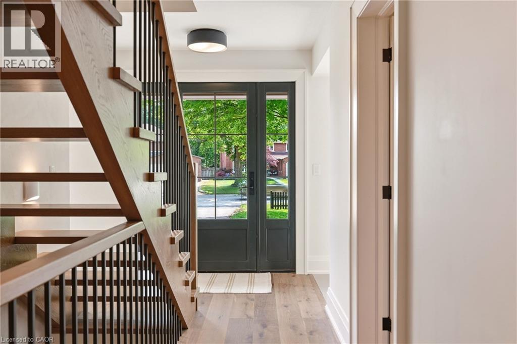 727 King Road, Burlington, ON