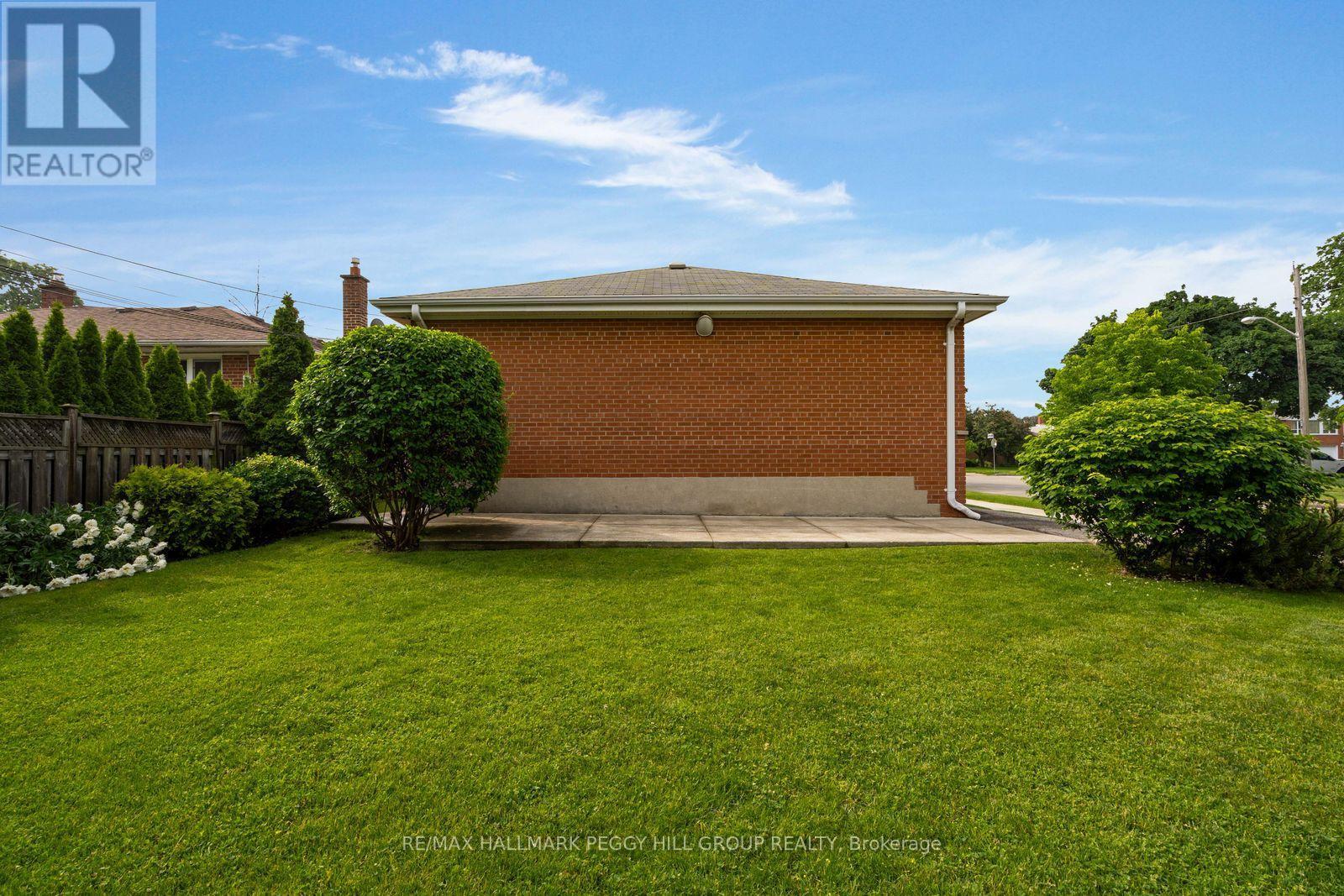 77 Stapleton Drive, Toronto, ON