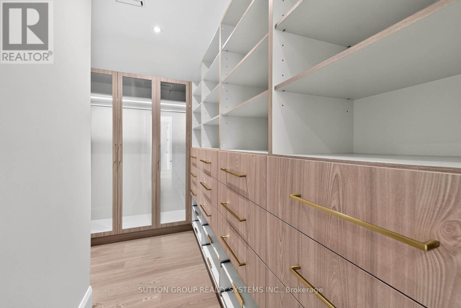 Walk-in closet in primary bedroom - 272 Renforth Drive, Toronto, ON