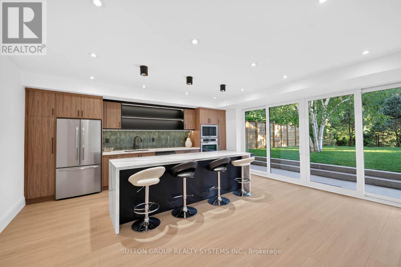 Kitchen on Ground level - 272 Renforth Drive, Toronto, ON