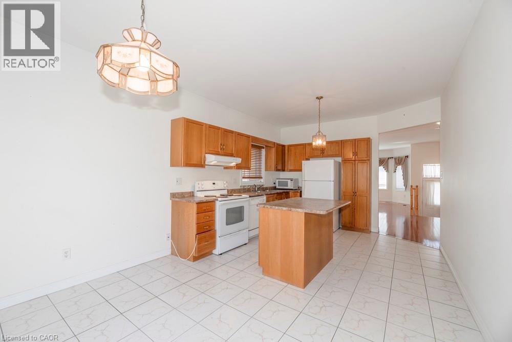 802 Coldstream Drive, Oshawa, ON