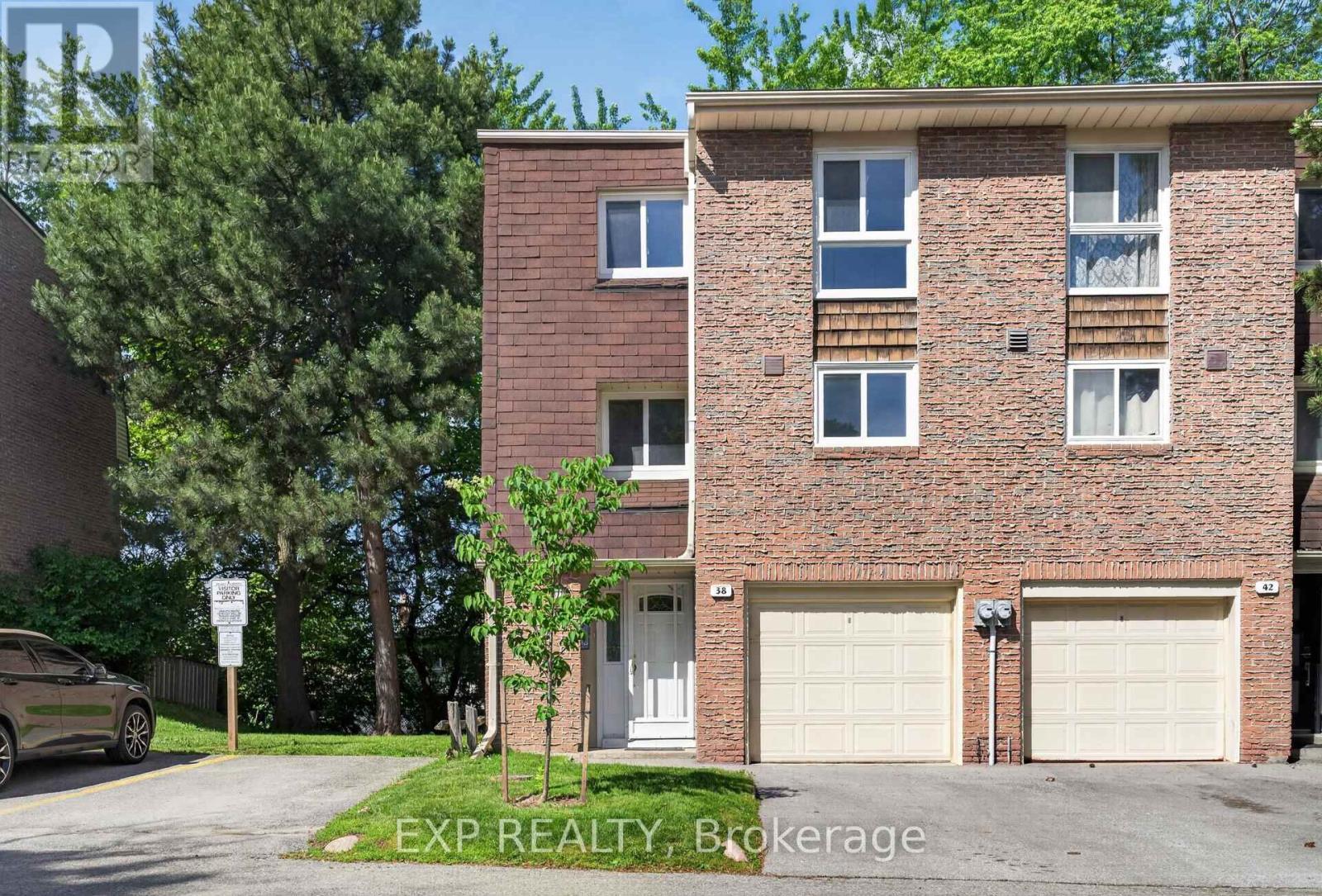 38 Rusty Crestway, Toronto, ON
