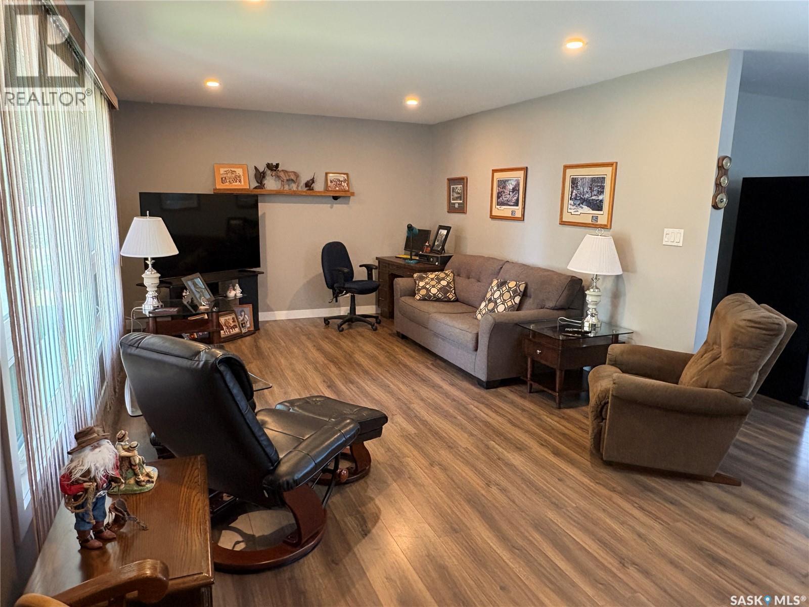 335 Central Avenue S, Swift Current, SK