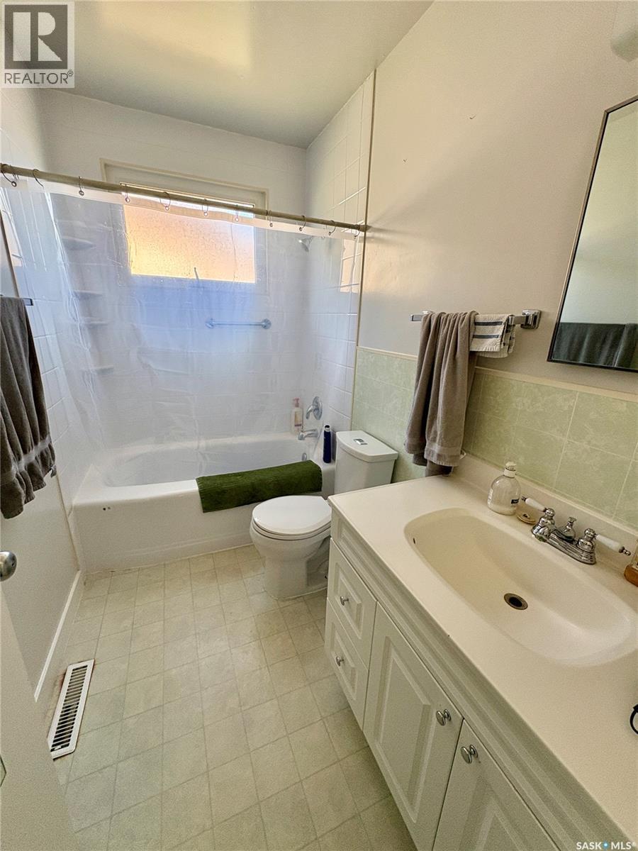 335 Central Avenue S, Swift Current, SK