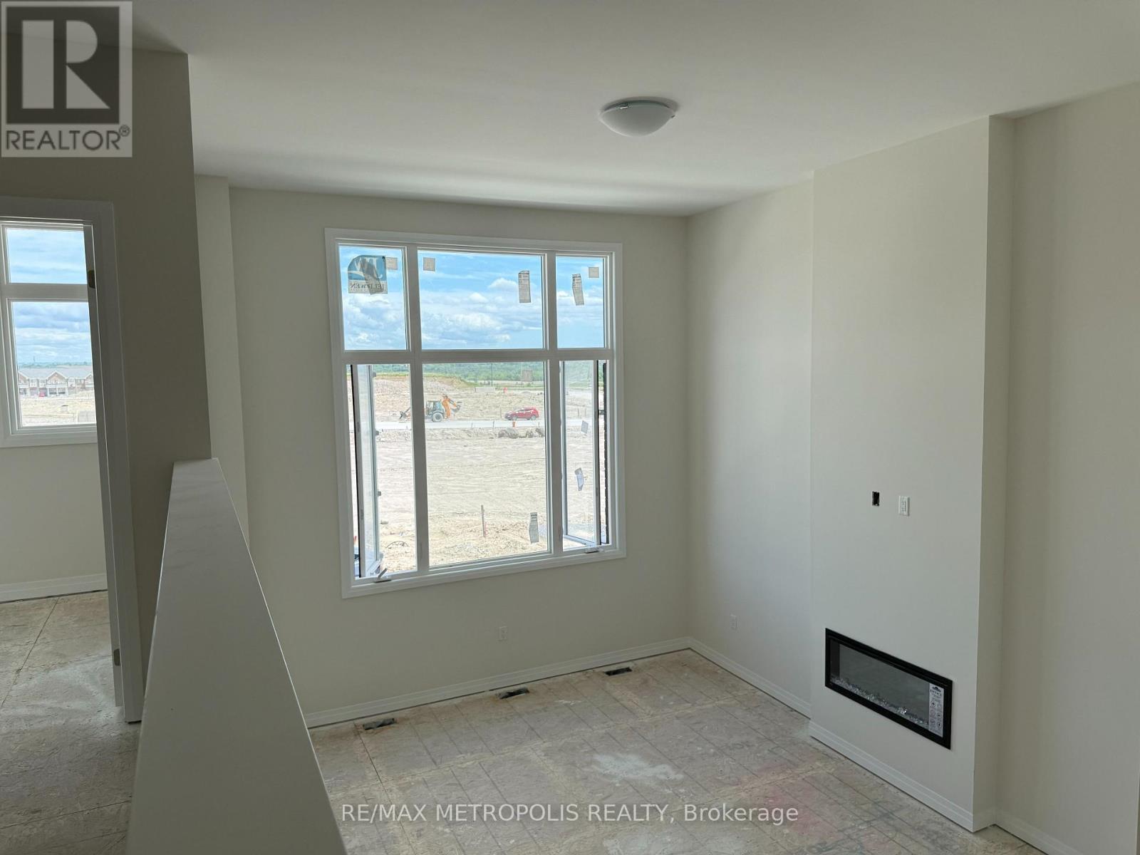 15' High Media / Family Room - 3484 Deepglade Path, Pickering, ON