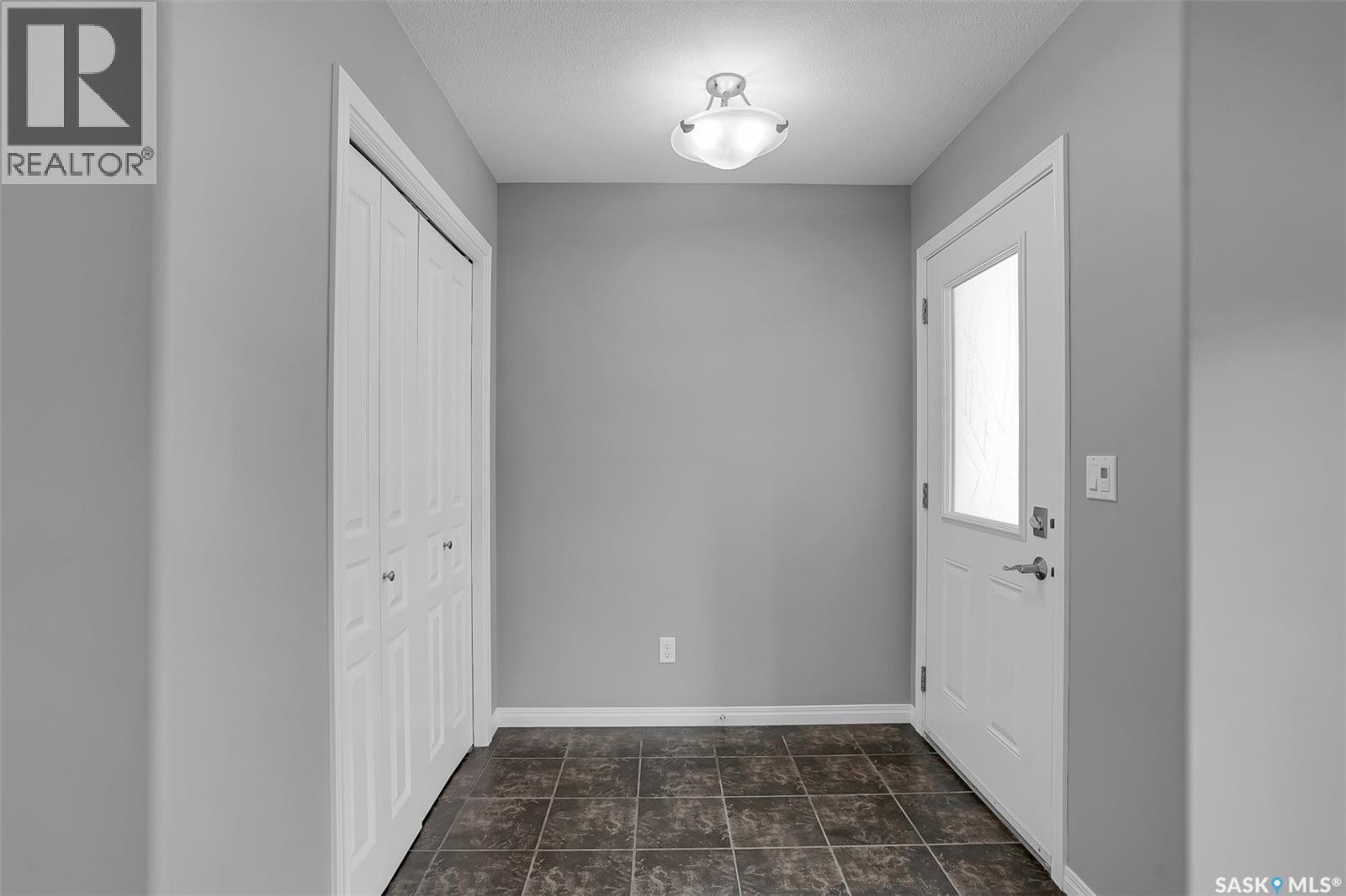 643 Hampton Circle, Saskatoon, SK
