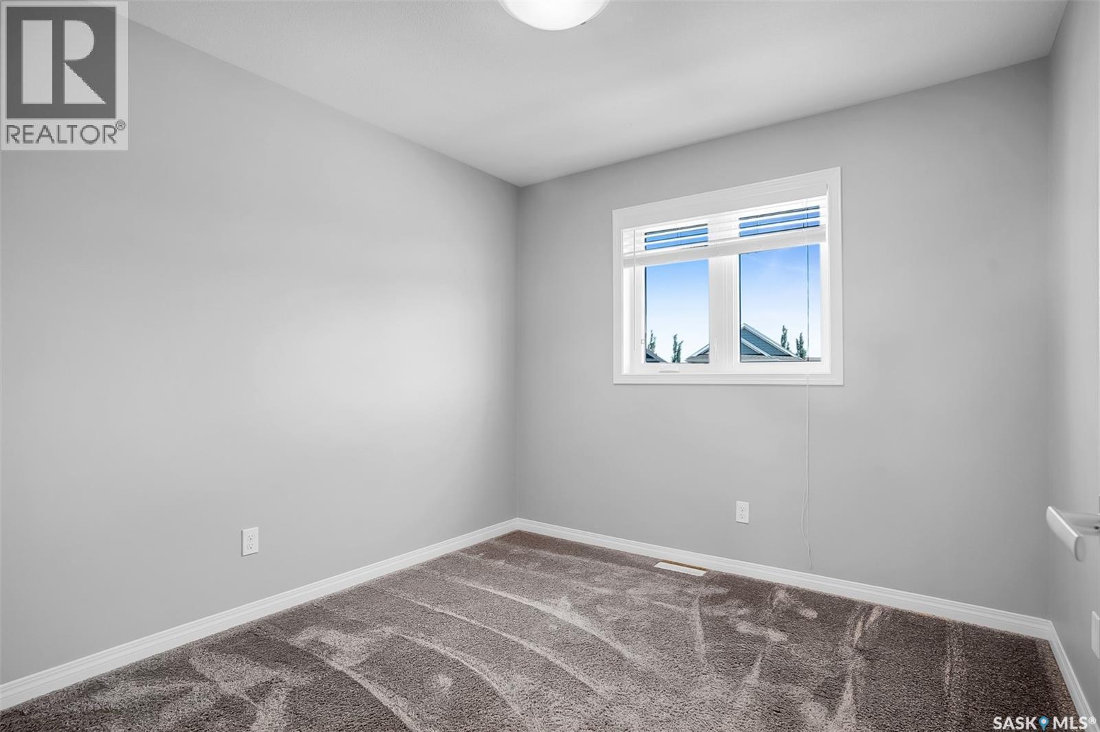 643 Hampton Circle, Saskatoon, SK