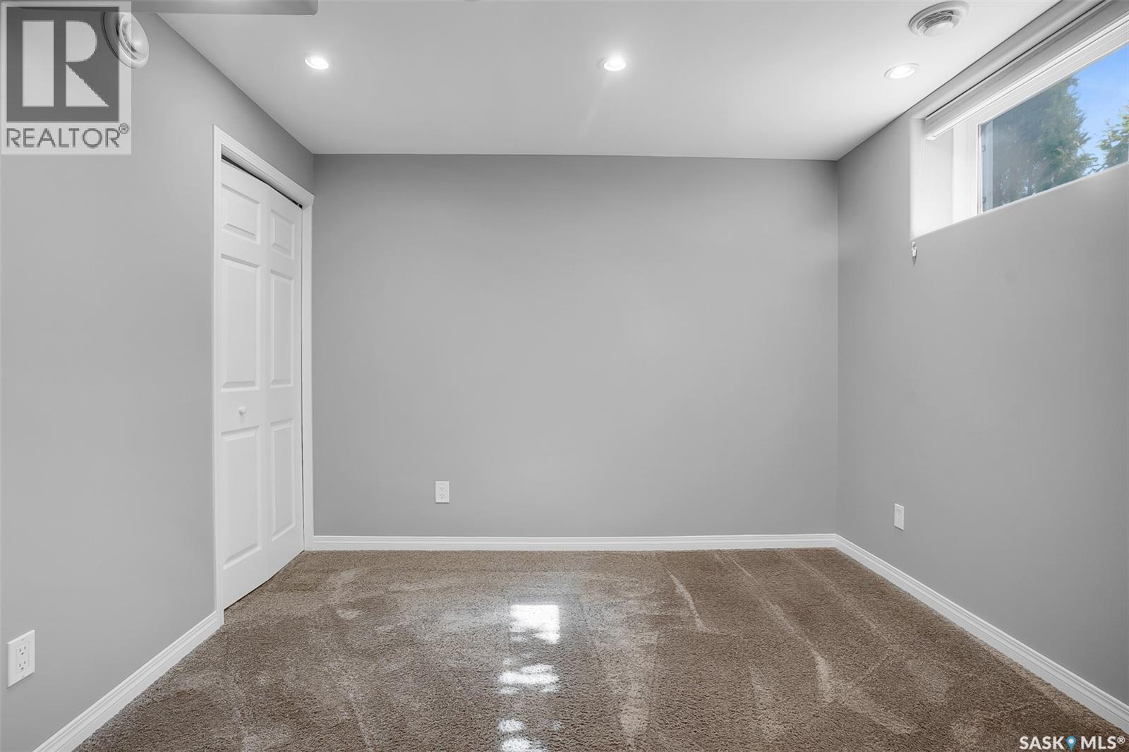 643 Hampton Circle, Saskatoon, SK