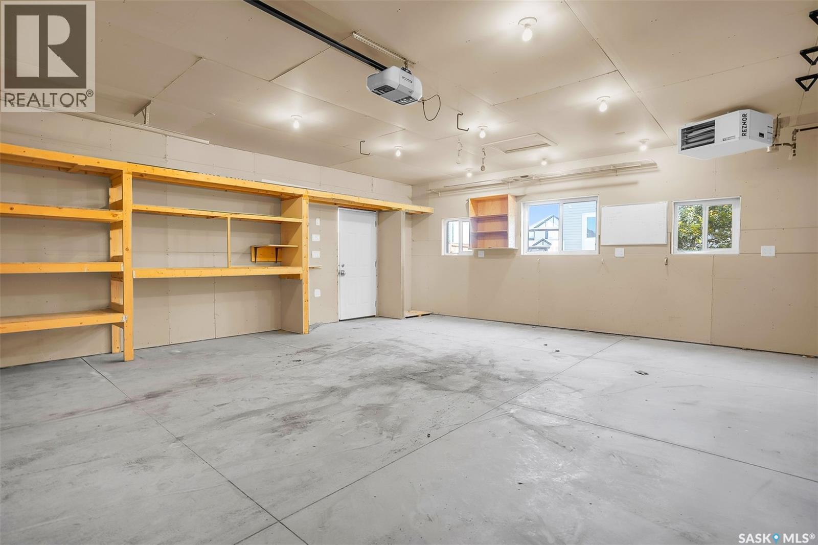643 Hampton Circle, Saskatoon, SK