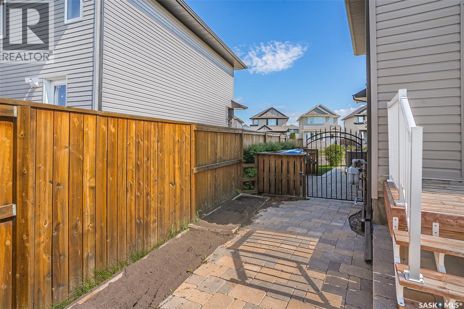 643 Hampton Circle, Saskatoon, SK
