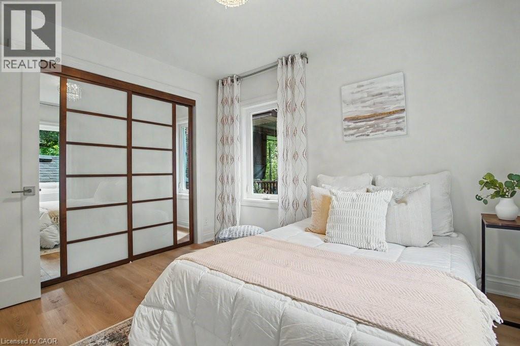 72 Mountain Park Avenue, Hamilton, ON