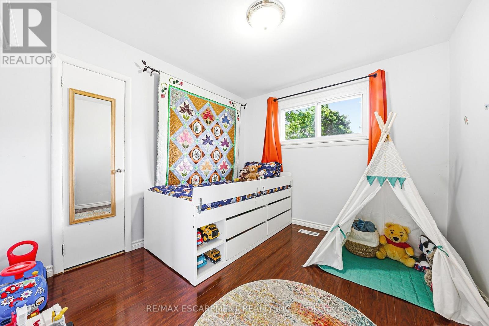 546 Mohawk Road E, Hamilton, ON