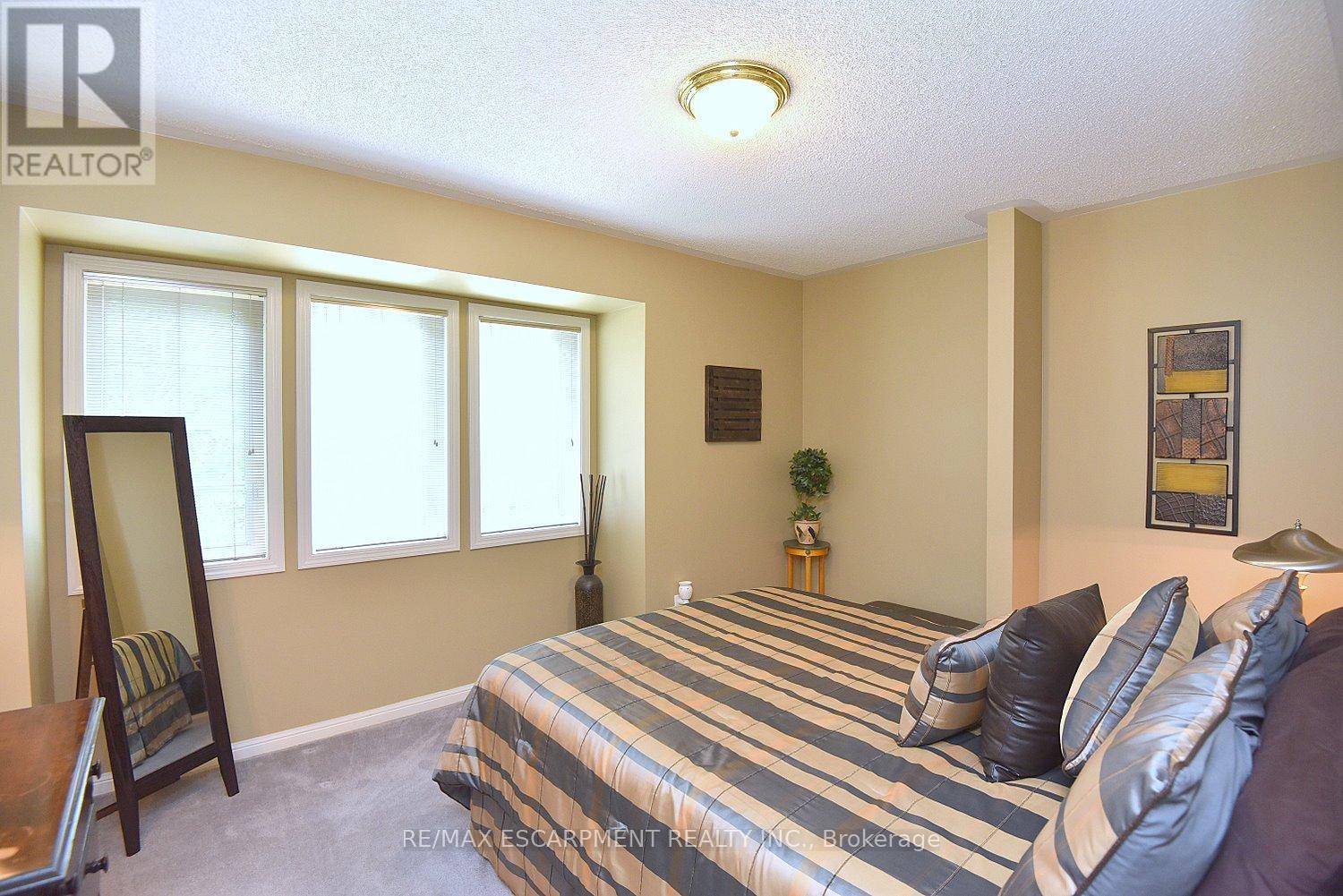 5156 Ridgewell Road, Burlington, ON
