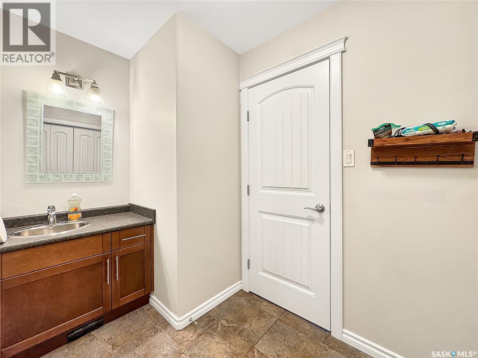 71 4Th Avenue, Battleford, SK