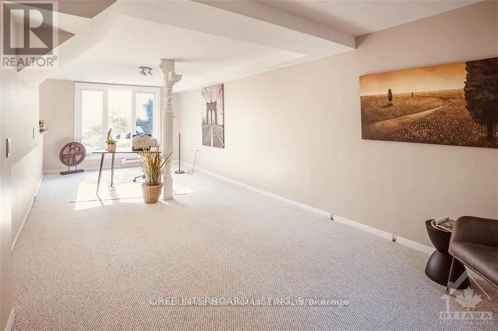 2077 Palmer Avenue, Ottawa, ON