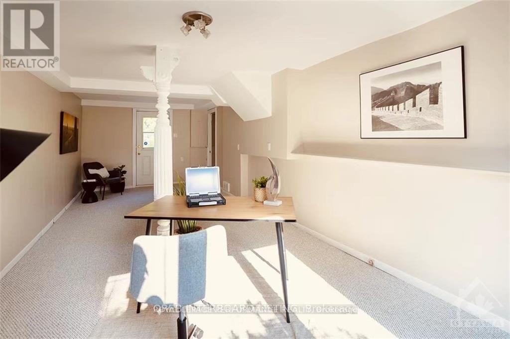 2077 Palmer Avenue, Ottawa, ON