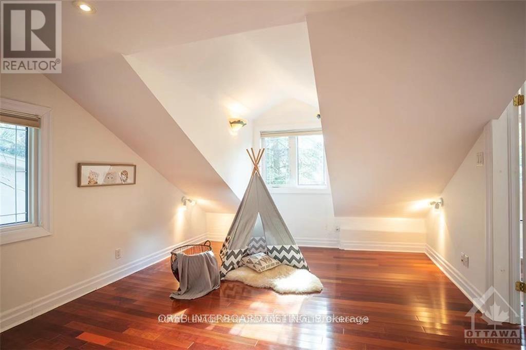 2077 Palmer Avenue, Ottawa, ON