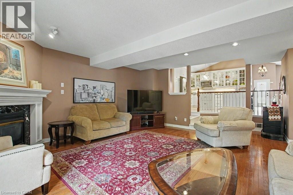 6 Theodore Drive, Hamilton, ON